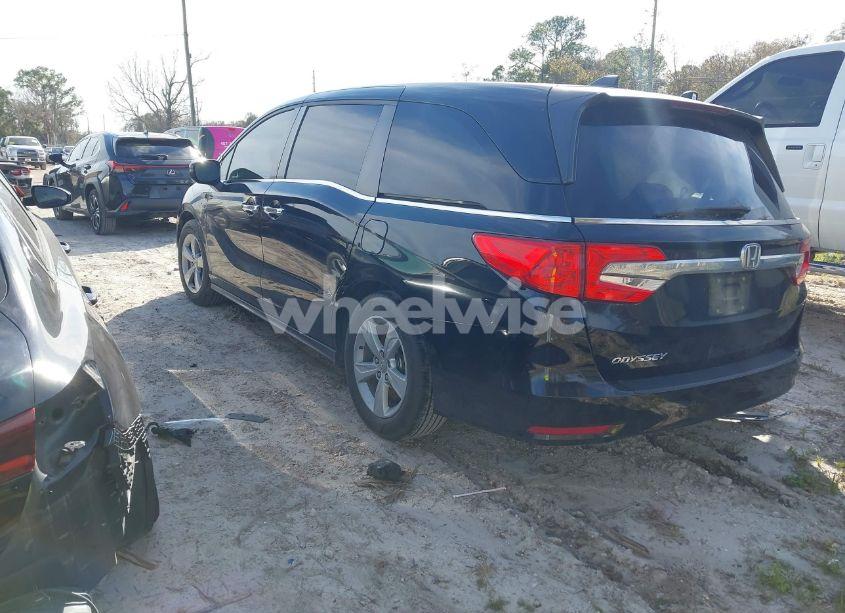 Photo 3 of 2018 Honda Odyssey EX-L (VIN 5FNRL6H75JB003885)