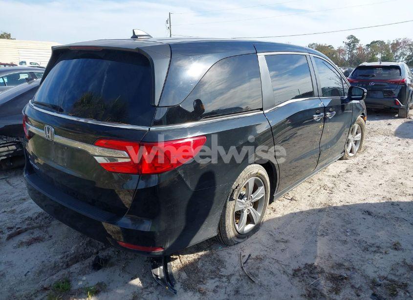 Photo 4 of 2018 Honda Odyssey EX-L (VIN 5FNRL6H75JB003885)