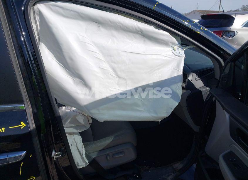 Photo 5 of 2018 Honda Odyssey EX-L (VIN 5FNRL6H75JB003885)