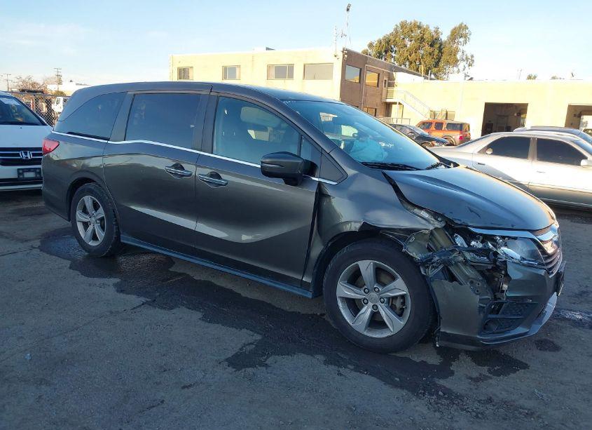 2018 Honda Odyssey EX-L (VIN 5FNRL6H75JB035915) main photo