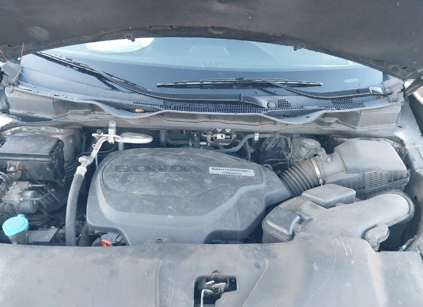 Photo 10 of 2018 Honda Odyssey EX-L (VIN 5FNRL6H75JB035915)