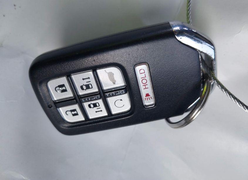 Photo 11 of 2018 Honda Odyssey EX-L (VIN 5FNRL6H75JB035915)