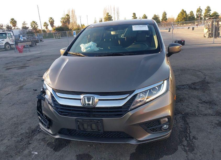 Photo 12 of 2018 Honda Odyssey EX-L (VIN 5FNRL6H75JB035915)