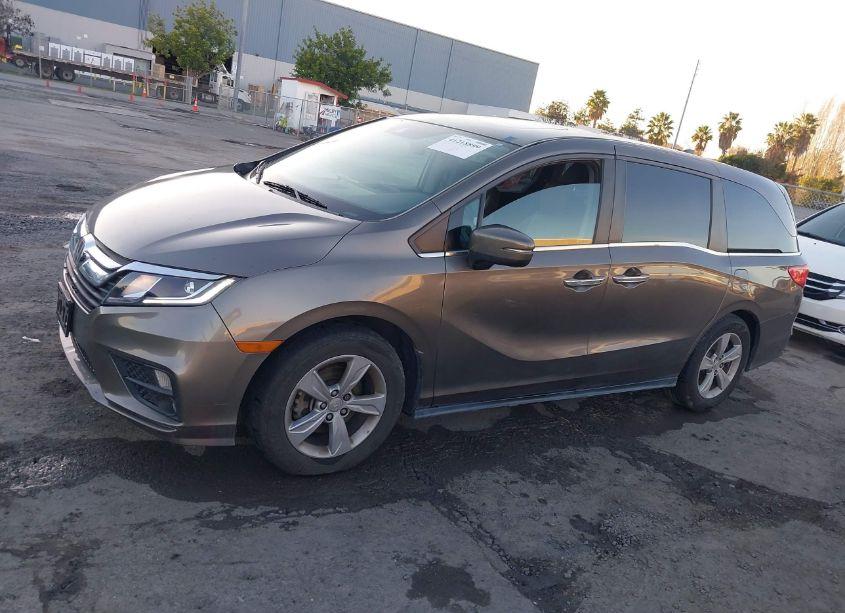 Photo 14 of 2018 Honda Odyssey EX-L (VIN 5FNRL6H75JB035915)