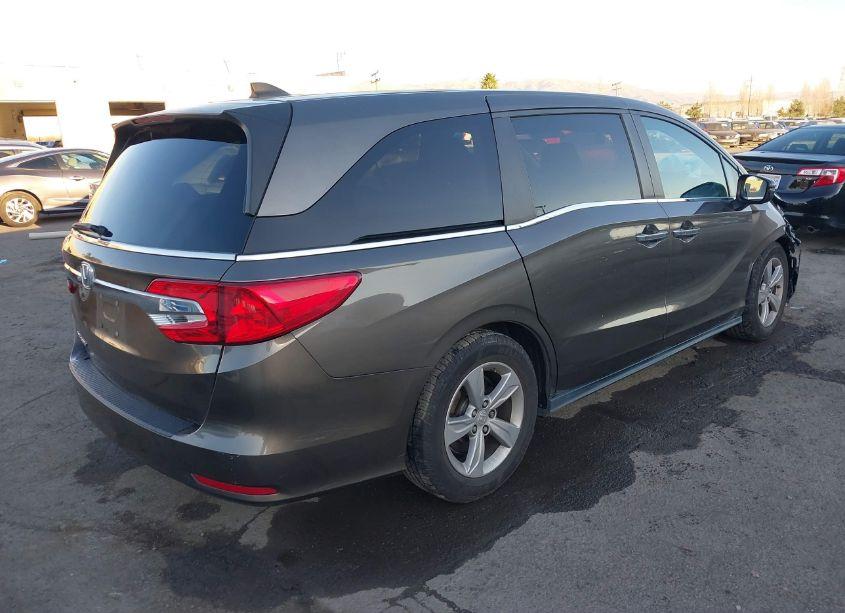 Photo 4 of 2018 Honda Odyssey EX-L (VIN 5FNRL6H75JB035915)