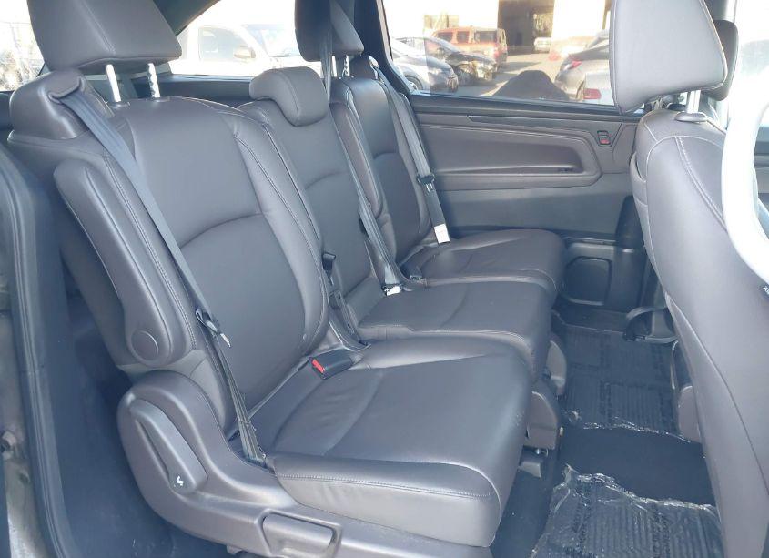 Photo 8 of 2018 Honda Odyssey EX-L (VIN 5FNRL6H75JB035915)