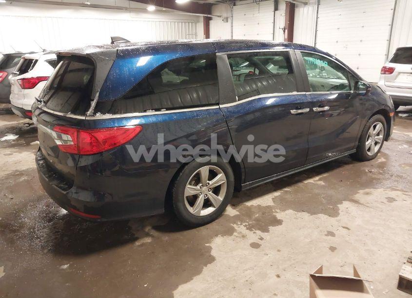 Photo 4 of 2018 Honda Odyssey EX-L (VIN 5FNRL6H75JB041861)