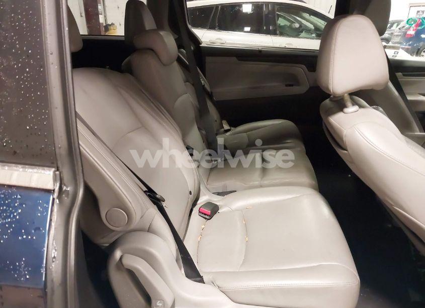 Photo 8 of 2018 Honda Odyssey EX-L (VIN 5FNRL6H75JB041861)