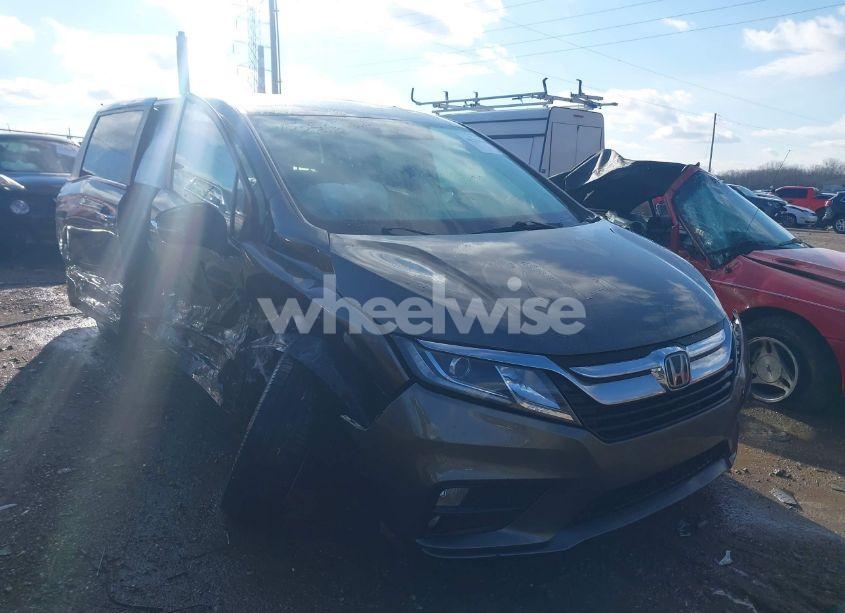 2018 Honda Odyssey EX-L (VIN 5FNRL6H75JB048258) main photo