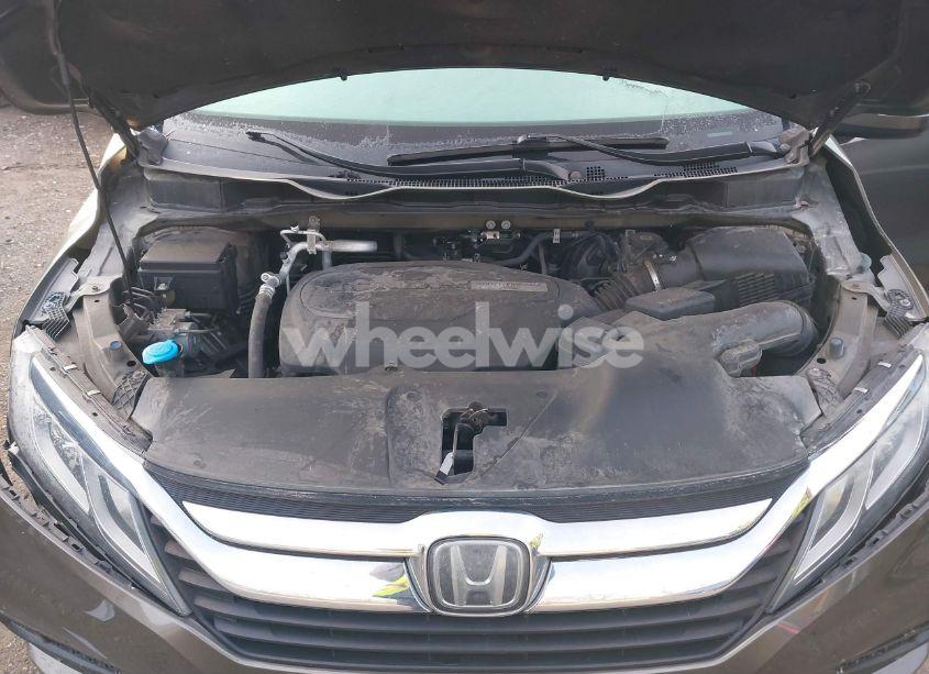 Photo 10 of 2018 Honda Odyssey EX-L (VIN 5FNRL6H75JB048258)