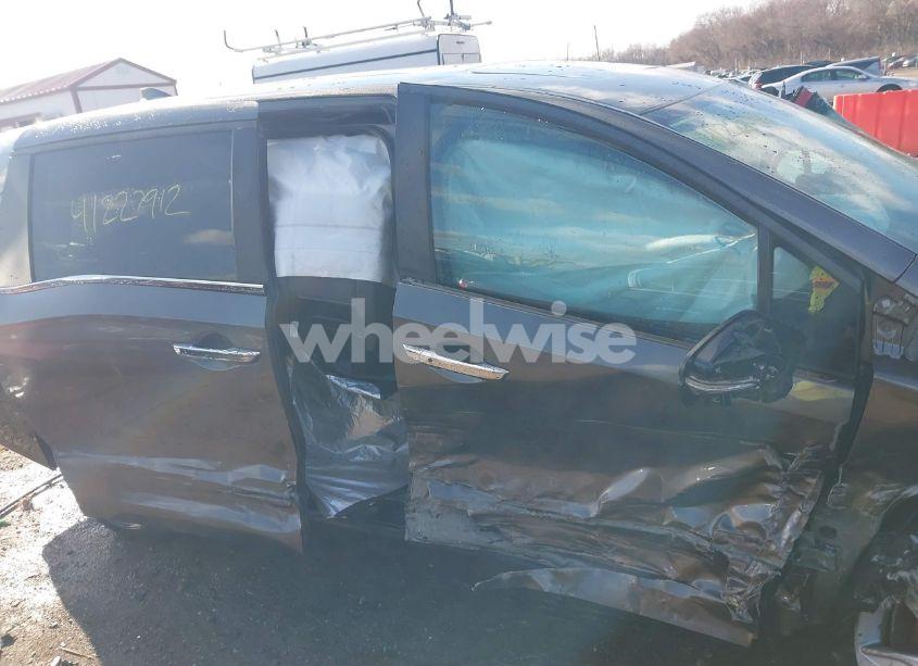 Photo 13 of 2018 Honda Odyssey EX-L (VIN 5FNRL6H75JB048258)