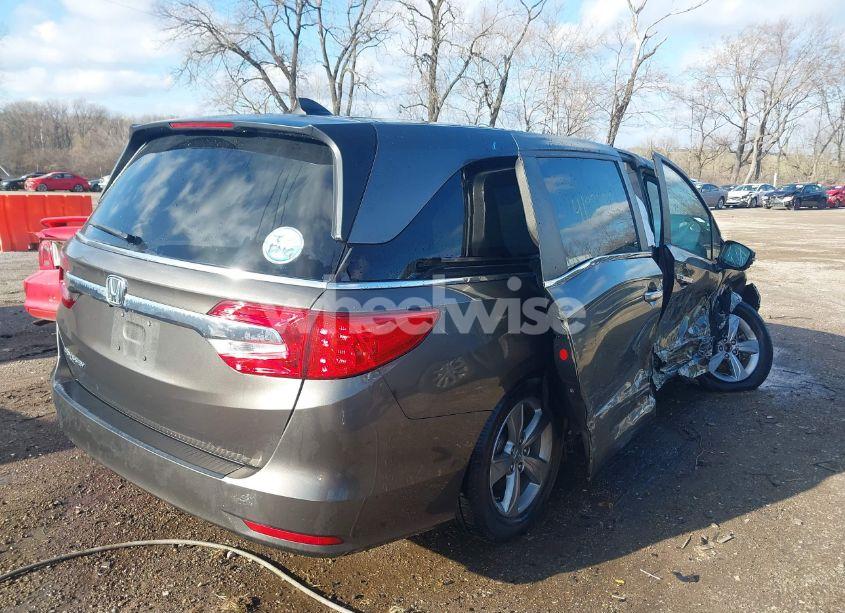 Photo 4 of 2018 Honda Odyssey EX-L (VIN 5FNRL6H75JB048258)