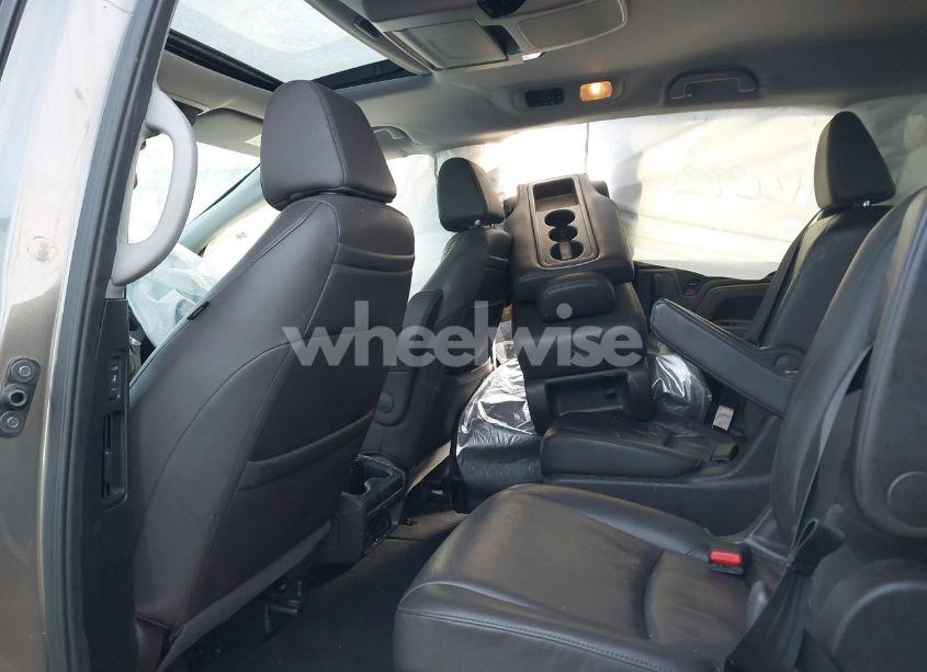 Photo 8 of 2018 Honda Odyssey EX-L (VIN 5FNRL6H75JB048258)