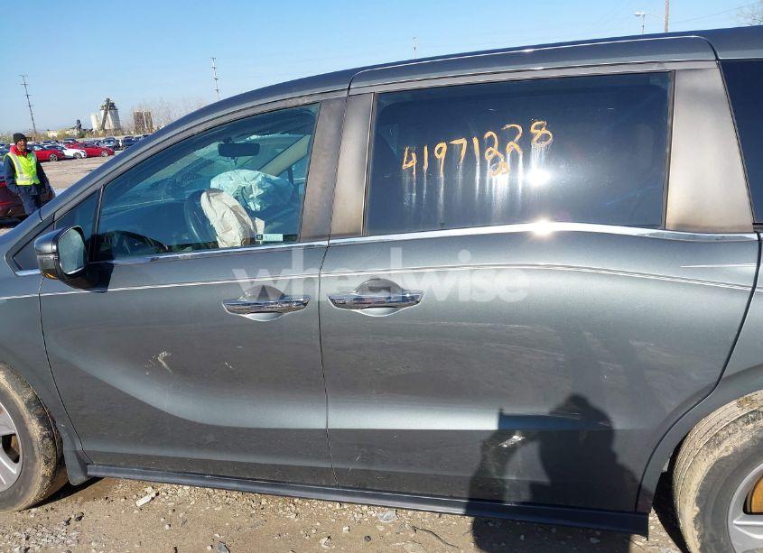 Photo 14 of 2018 Honda Odyssey EX-L (VIN 5FNRL6H75JB068929)