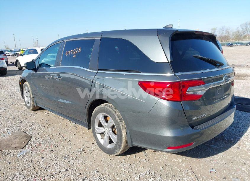 Photo 3 of 2018 Honda Odyssey EX-L (VIN 5FNRL6H75JB068929)