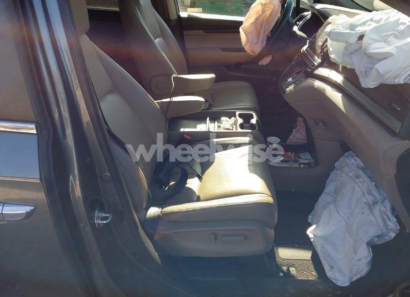 Photo 5 of 2018 Honda Odyssey EX-L (VIN 5FNRL6H75JB068929)