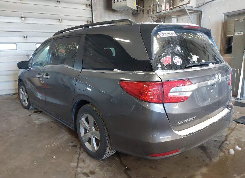 Photo 3 of 2018 Honda Odyssey EX-L (VIN 5FNRL6H75JB090266)