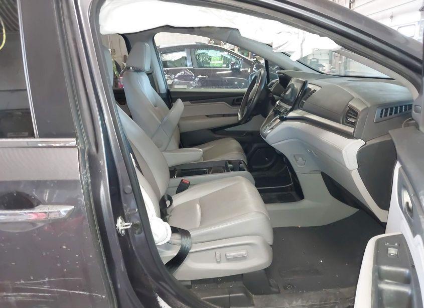 Photo 5 of 2018 Honda Odyssey EX-L (VIN 5FNRL6H75JB090266)