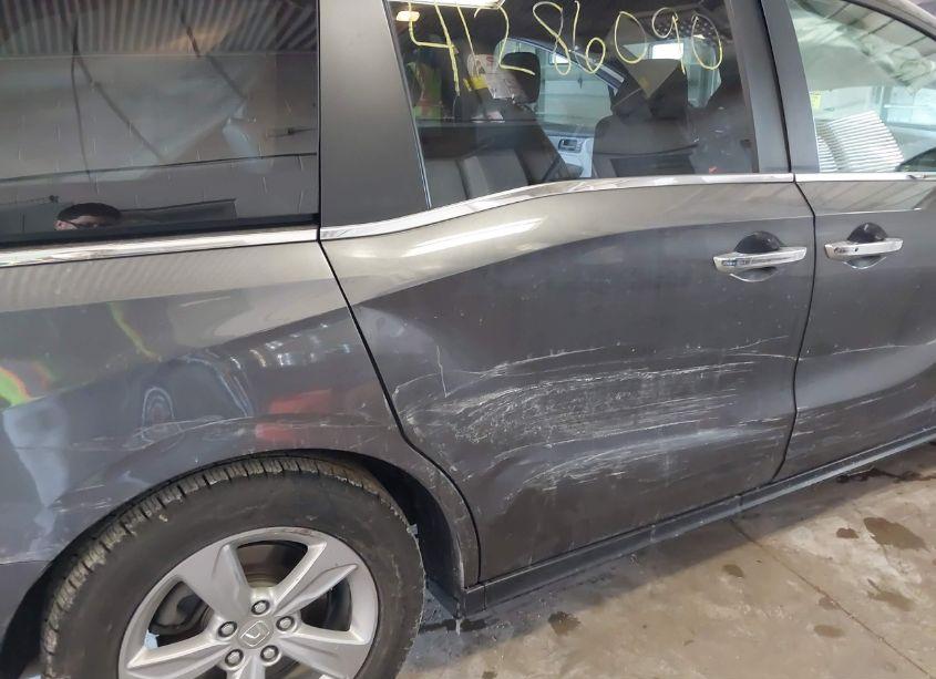 Photo 6 of 2018 Honda Odyssey EX-L (VIN 5FNRL6H75JB090266)