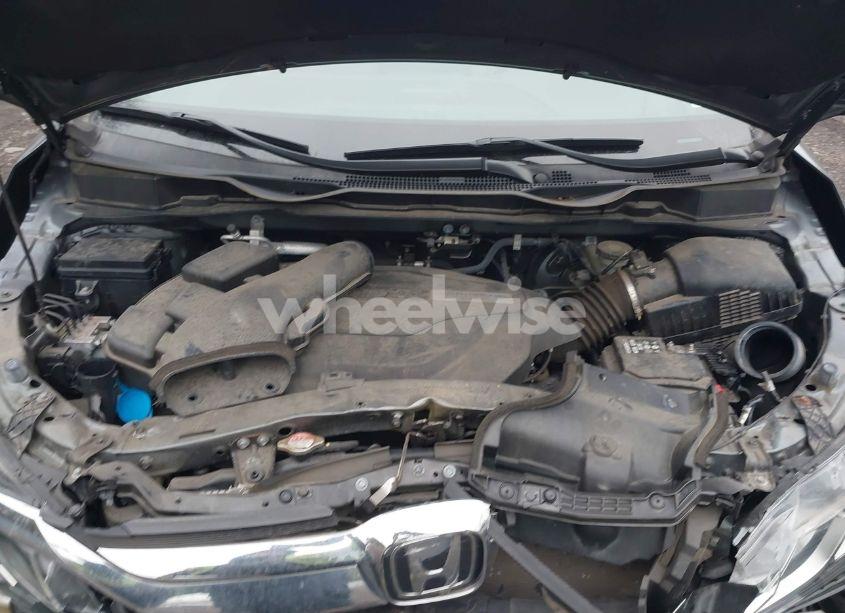 Photo 10 of 2019 Honda Odyssey EX-L (VIN 5FNRL6H75KB046477)