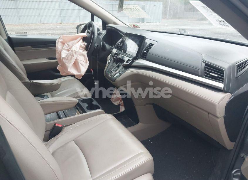 Photo 5 of 2019 Honda Odyssey EX-L (VIN 5FNRL6H75KB046477)