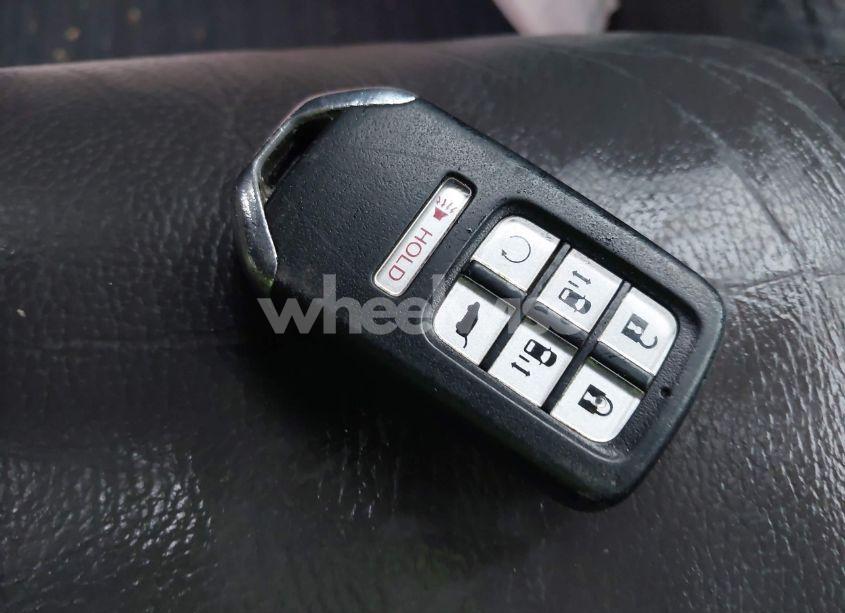 Photo 11 of 2019 Honda Odyssey EX-L (VIN 5FNRL6H75KB087076)