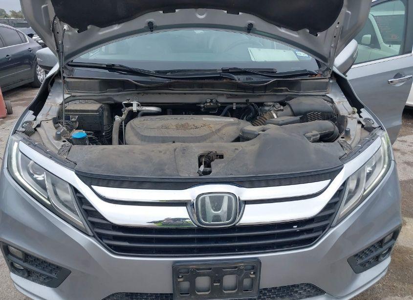 Photo 10 of 2019 Honda Odyssey EX-L (VIN 5FNRL6H75KB116768)