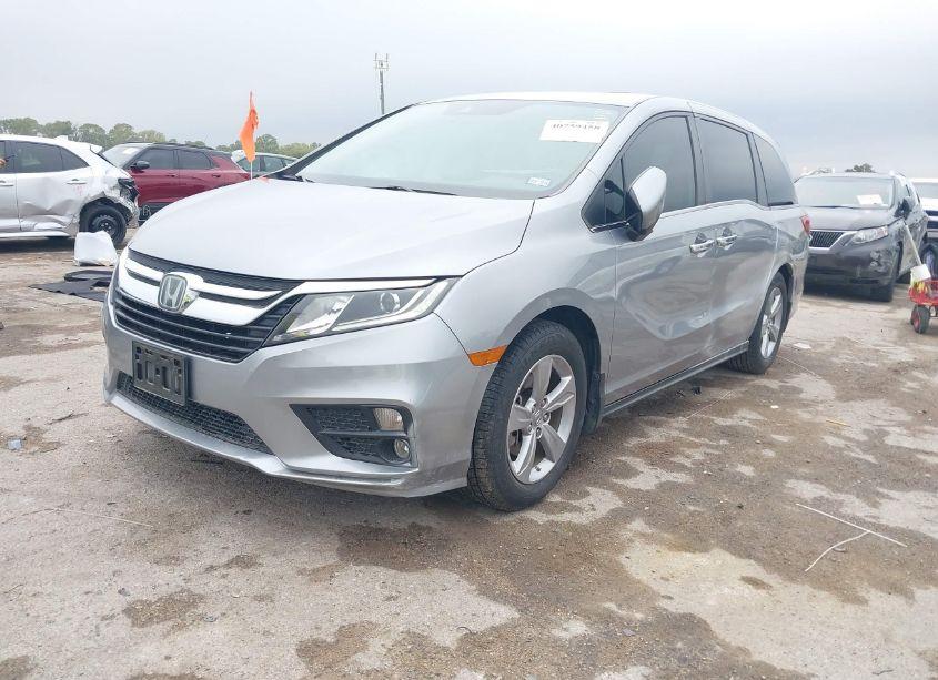 Photo 2 of 2019 Honda Odyssey EX-L (VIN 5FNRL6H75KB116768)