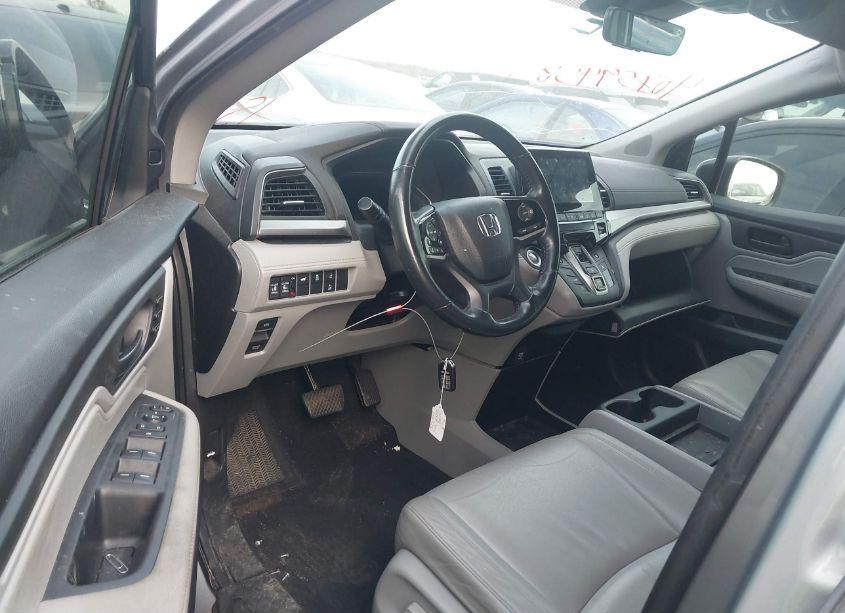 Photo 5 of 2019 Honda Odyssey EX-L (VIN 5FNRL6H75KB116768)