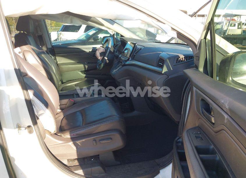 Photo 5 of 2019 Honda Odyssey EX-L (VIN 5FNRL6H75KB119721)