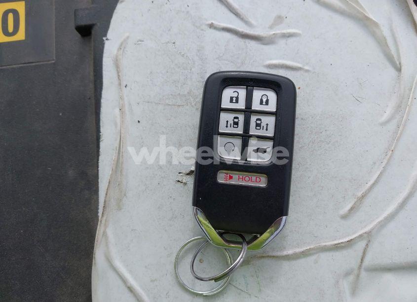 Photo 11 of 2018 Honda Odyssey EX-L (VIN 5FNRL6H76JB004527)