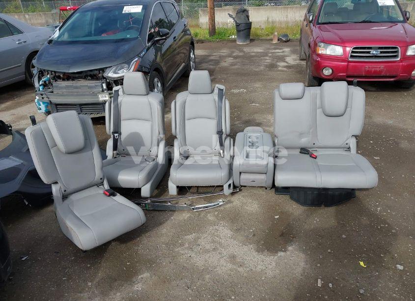 Photo 12 of 2018 Honda Odyssey EX-L (VIN 5FNRL6H76JB004527)