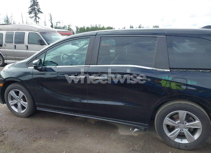 Photo 15 of 2018 Honda Odyssey EX-L (VIN 5FNRL6H76JB004527)