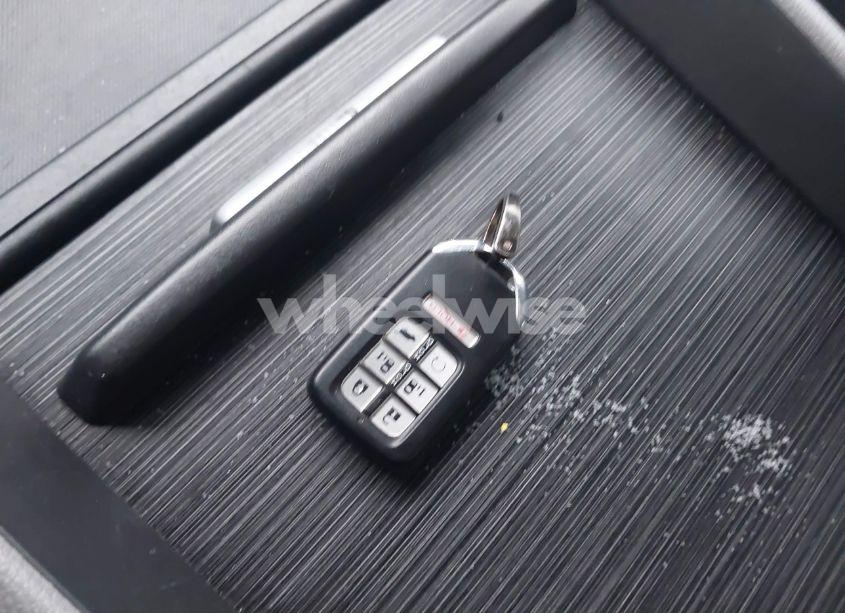 Photo 11 of 2018 Honda Odyssey EX-L (VIN 5FNRL6H76JB022347)