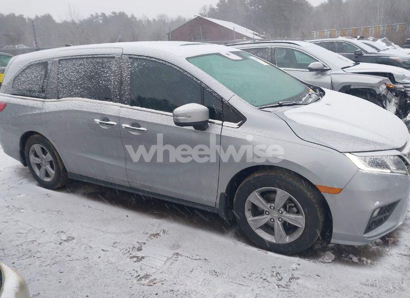 Photo 13 of 2018 Honda Odyssey EX-L (VIN 5FNRL6H76JB022347)