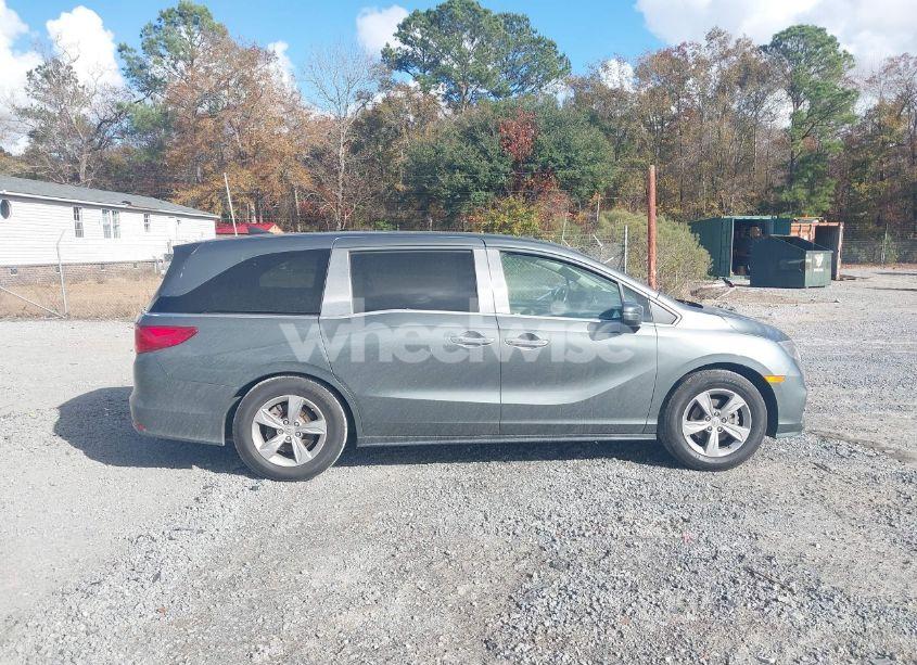 Photo 13 of 2018 Honda Odyssey EX-L (VIN 5FNRL6H76JB023949)