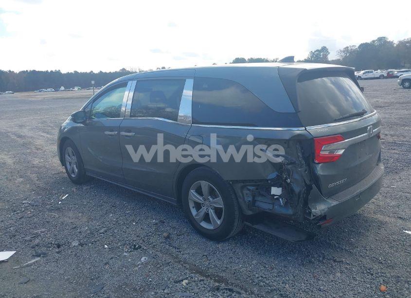 Photo 3 of 2018 Honda Odyssey EX-L (VIN 5FNRL6H76JB023949)