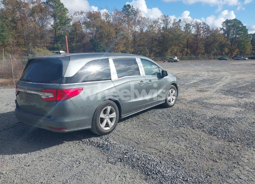 Photo 4 of 2018 Honda Odyssey EX-L (VIN 5FNRL6H76JB023949)