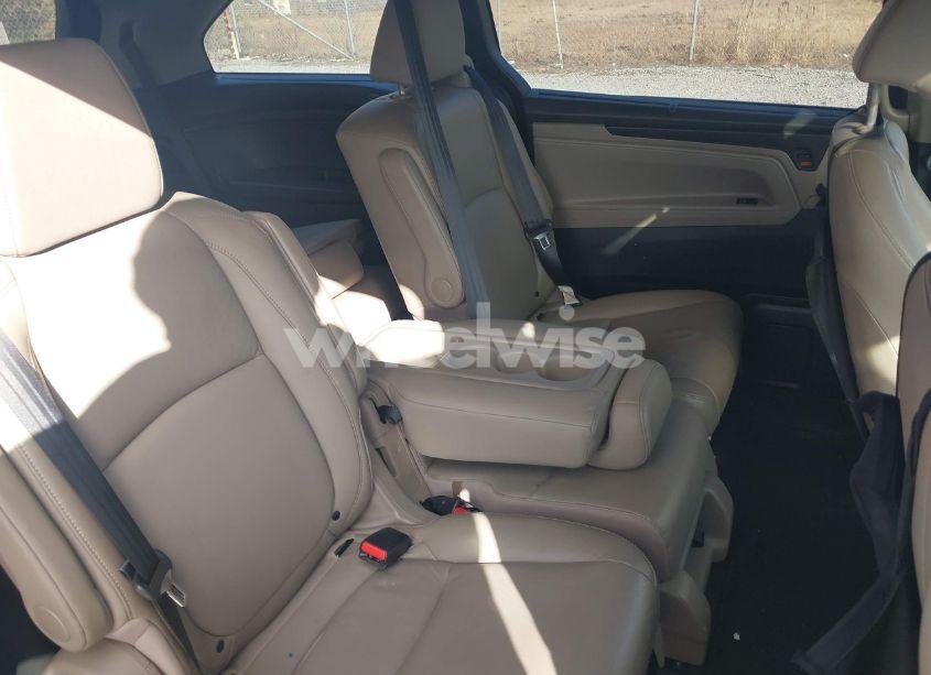 Photo 8 of 2018 Honda Odyssey EX-L (VIN 5FNRL6H76JB023949)