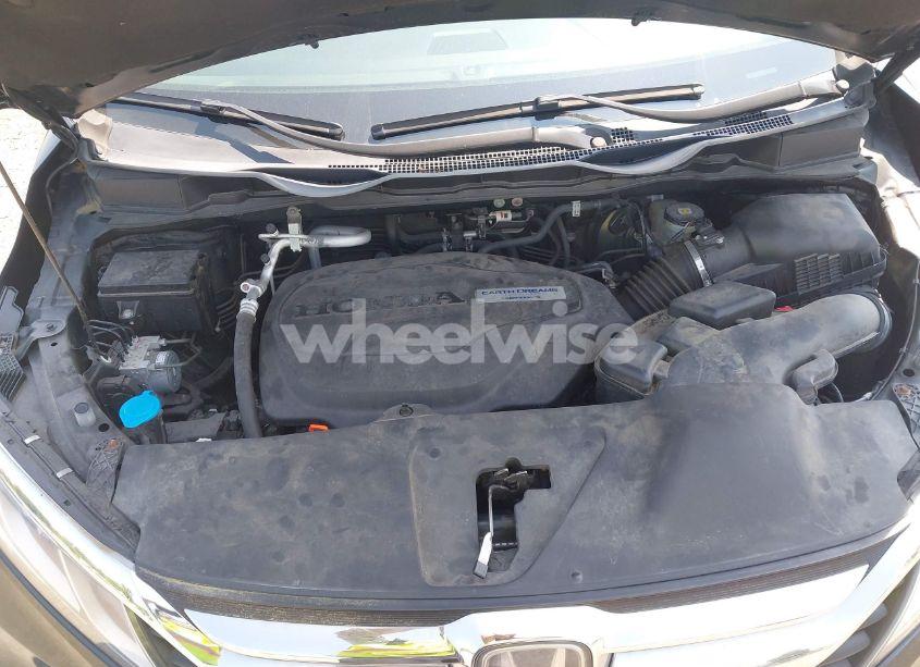 Photo 10 of 2018 Honda Odyssey EX-L (VIN 5FNRL6H76JB032182)