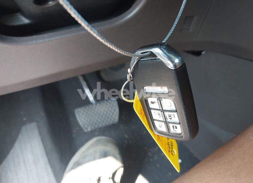 Photo 11 of 2018 Honda Odyssey EX-L (VIN 5FNRL6H76JB032182)