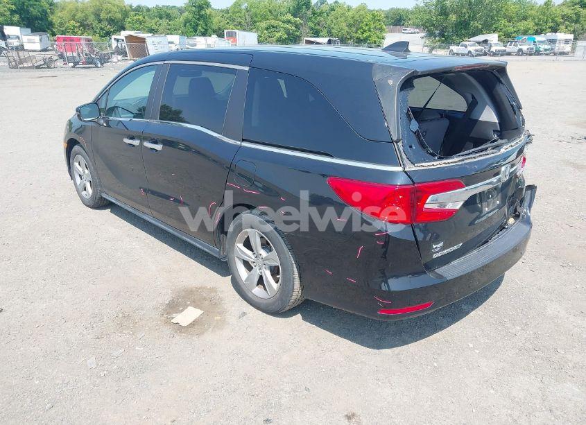 Photo 3 of 2018 Honda Odyssey EX-L (VIN 5FNRL6H76JB032182)