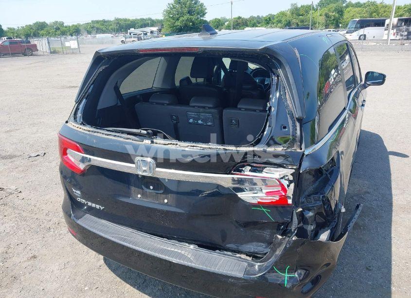 Photo 6 of 2018 Honda Odyssey EX-L (VIN 5FNRL6H76JB032182)