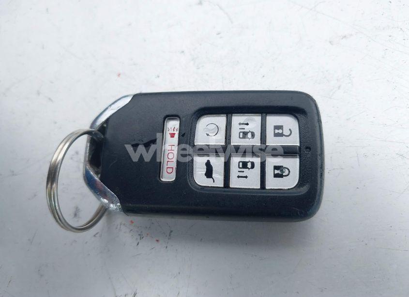 Photo 11 of 2018 Honda Odyssey EX-L (VIN 5FNRL6H76JB053937)