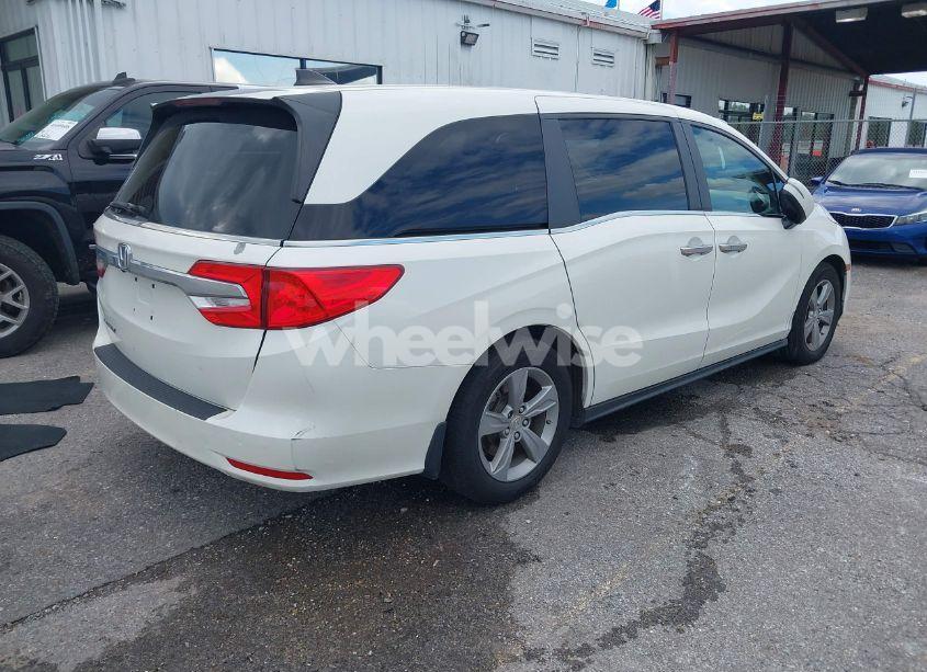 Photo 4 of 2018 Honda Odyssey EX-L (VIN 5FNRL6H76JB053937)