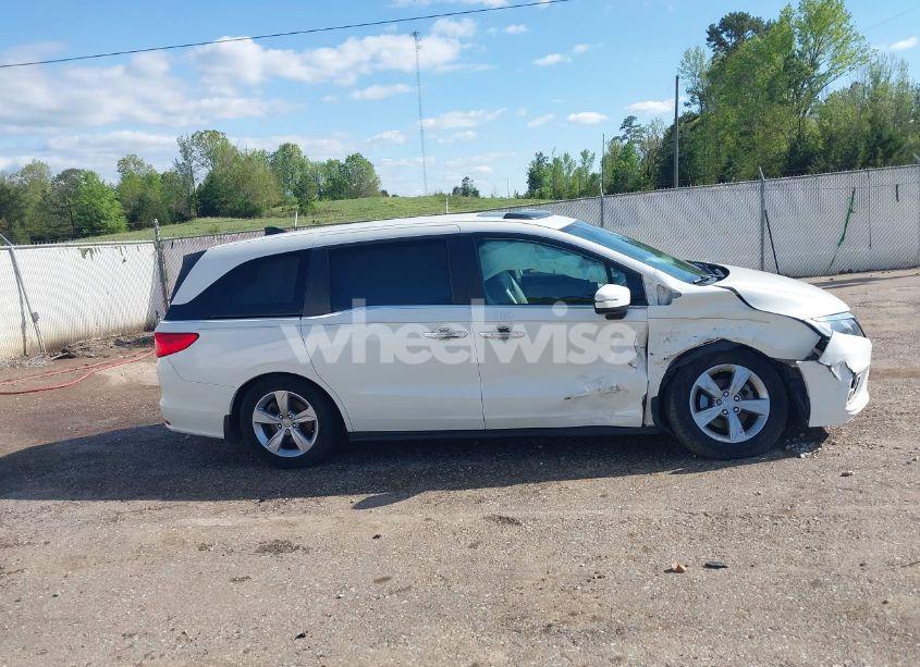 Photo 13 of 2018 Honda Odyssey EX-L (VIN 5FNRL6H76JB055283)