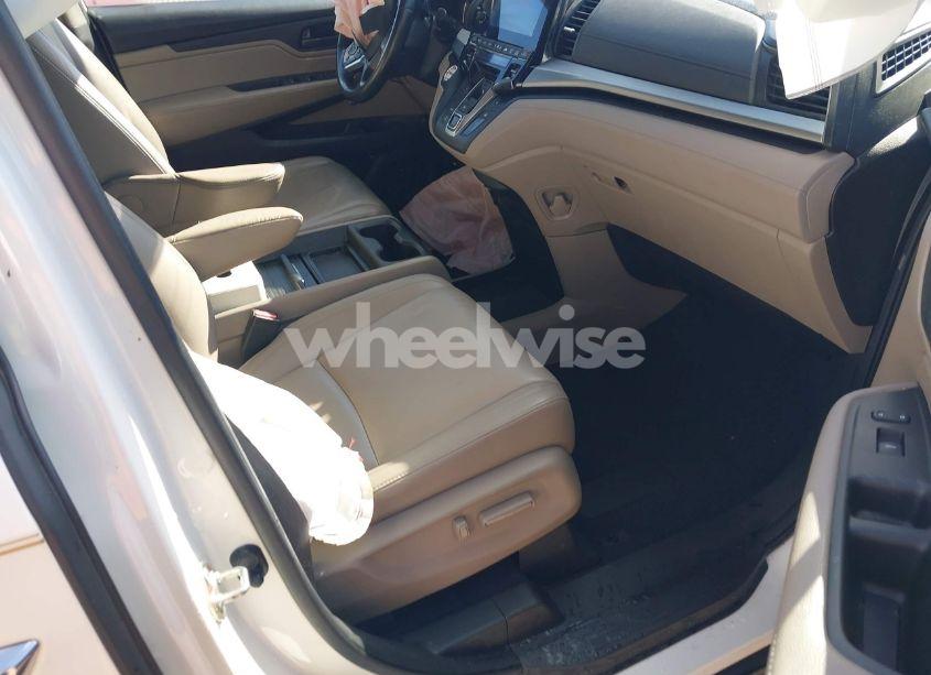 Photo 5 of 2018 Honda Odyssey EX-L (VIN 5FNRL6H76JB055283)