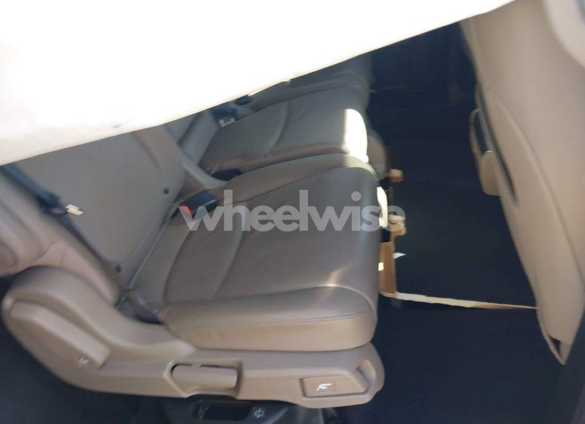 Photo 8 of 2018 Honda Odyssey EX-L (VIN 5FNRL6H76JB055283)