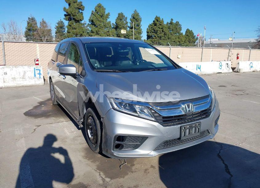 2018 Honda Odyssey EX-L (VIN 5FNRL6H76JB066008) main photo