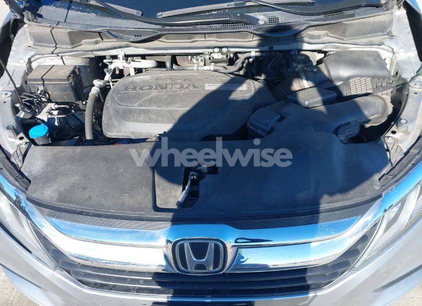 Photo 10 of 2018 Honda Odyssey EX-L (VIN 5FNRL6H76JB066008)